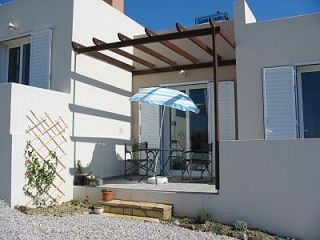Sea view 3 studios and a villa, garden at Armenoi