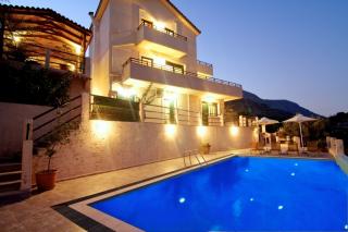 Holiday villa per week, 5 BR, pool at Loutraki, Heraklion, Crete
