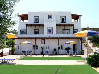 For rent:Villa 3 BR, garden, sea view at Sfakaki